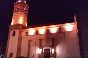 Vista nocturna de la fachada de Santa Catalina en Pozoblanco, Córdoba. Foto: Pozoblanco News, las noticias y la actualidad de Pozoblanco * www.pozoblanconews.blogspot.com