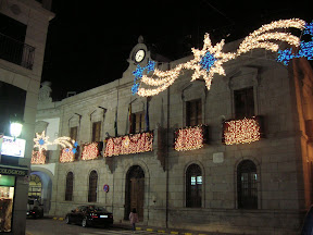 La fachada del ayuntamiento de Pozoblanco en la navidad de 2009. Foto: Pozoblanco News, las noticias y la actualidad de Pozoblanco (Córdoba)* www.pozoblanconews.blogspot.com