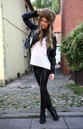 [amisu-hm-fashion-brands-3-random-fur-real-faux-hats-jackets-lace-ups-t-shirts-black-pale-brown-white-personal-style-winter-casual-290x450[2].jpg]