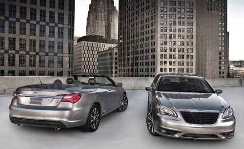 [2011-Chrysler-200-S-sedan-and-200-S-convertible-image-e1303223567539[2].jpg]
