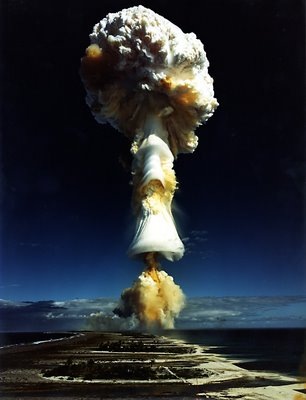 [atomic bomb[3].jpg]