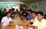 lunch_mkti112704b.jpg