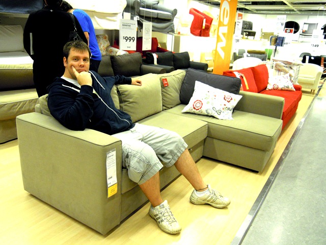 [20100911 COUCH DAY (3) edit[5].jpg]