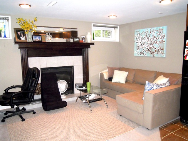 [20100912 new couch (4) edit[7].jpg]