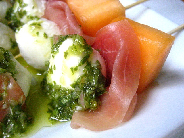 [melon skewers2[11].jpg]