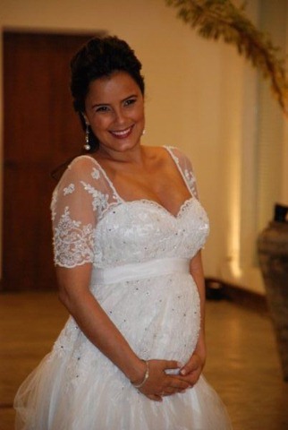 [20100531093529_153057_large_luciele-di-camargo[3].jpg]