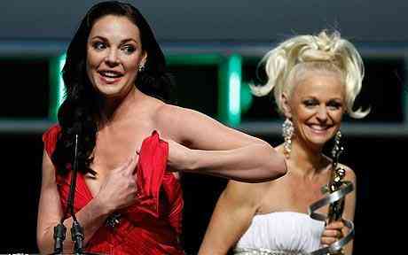 Katherine Heigl Hollywood singer suffers annoying habit malfunction