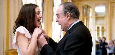 Fr�d�ric Mitterrand presents the endowment to Marion Cotillard