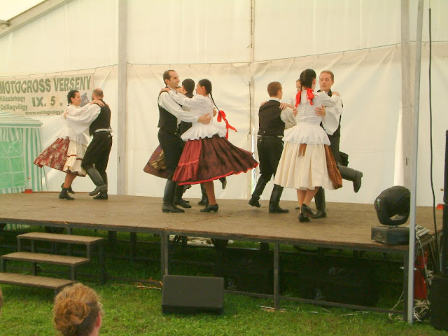 http://picasaweb.google.com/szabadbattyan/Falunap2010Augusztus20#