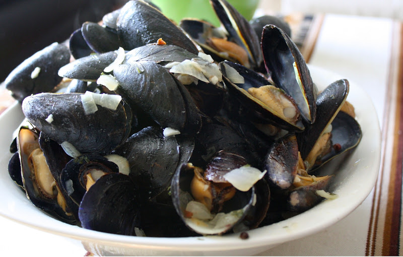 Quick Classic French Mussels The Carnivore and the Vegetarian