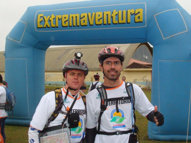 Eu e o Luiz, na Corrida de Aventura de Itaperuçu 2010