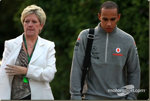 17.04.2010 Shanghai, China, 
Carmen the mother of Lewis Hamilton (GBR), McLaren Mercedes Lewis Hamilton (GBR) and McLaren Mercedes - Formula 1 World Championship, Rd 4, Chinese Grand Prix, Saturday - www.xpb.cc, EMail: info@xpb.cc - copy of publication required for printed pictures. Every used picture is fee-liable. © Copyright: Photo4 / xpb.cc - LEGAL NOTICE: THIS PICTURE IS NOT FOR ITALY