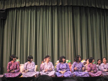 Dance by students from Tengku Kursiah College with our sch's Malay dance!