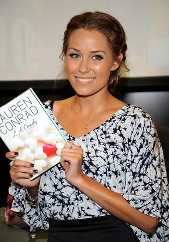 [Lauren+Conrad+LA+Candy+Book+Signing+XWASCCl2vHvl[4].jpg]