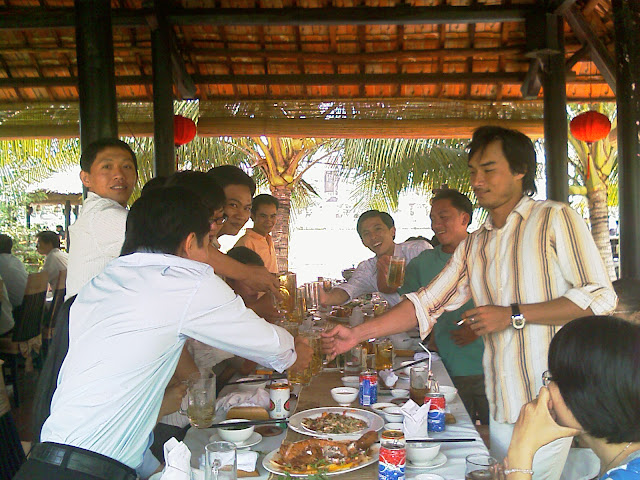IMAG0217 Họp lớp năm 2009 