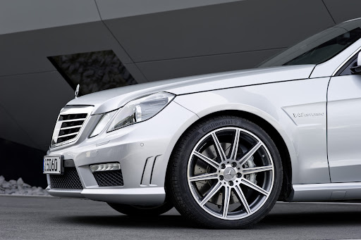 Mercedes-Benz-E63-AMG-01.jpg