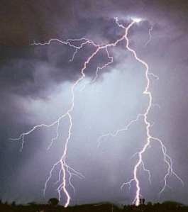 [lightningstrikes[4].jpg]
