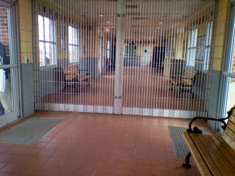 [new wave train station[3].jpg]
