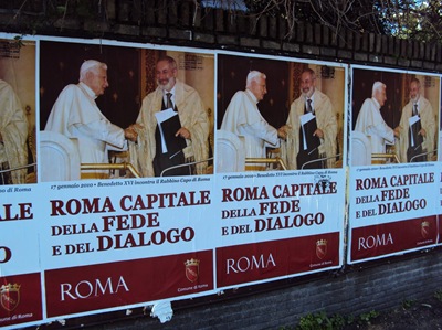 Afiches Papa y Rabino en Roma
