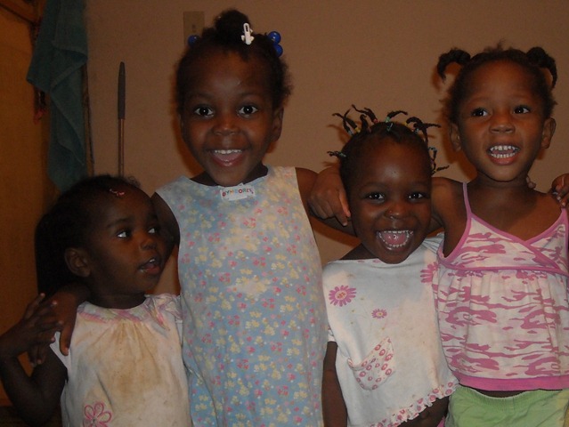 [Mina, Medjina, Enose, Esperanza and Rose Bertha Dec 2010 (2)[4].jpg]