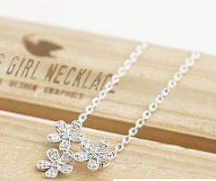 [flower shiny necklace[2].jpg]