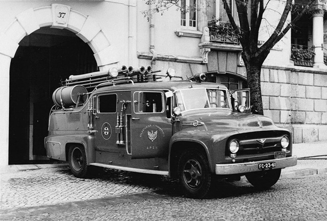 [1957 Bombeiros Voluntários Lisbonenses (Pronto-Socorro)[8].jpg]
