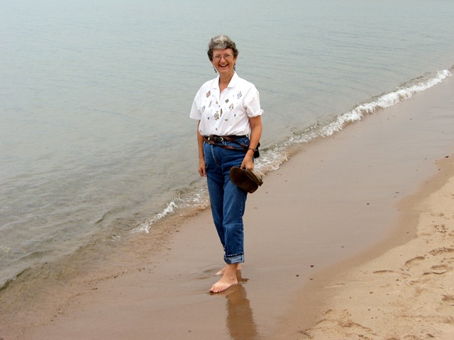 [2009 - August - Lake Superior Beach Slideshow-4[4].jpg]