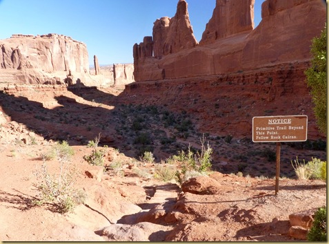 2010-09-11 - UT, Arches National Park - Park Avenue Hike -1013