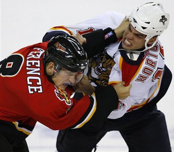 <p>2006/09/17 - Brad Ference vs Nathan Horton</p>