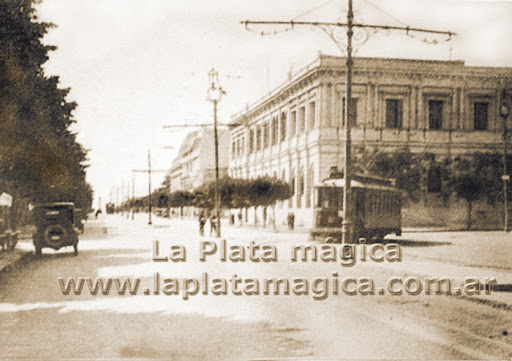 Las calles de la ciudad de La Plata a través de los años Las calles de la ciudad de La Plata a través de los años