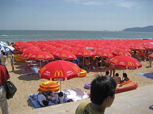 funny_korean_beach_3.jpg