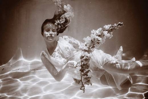 girls_and_water_5.jpg