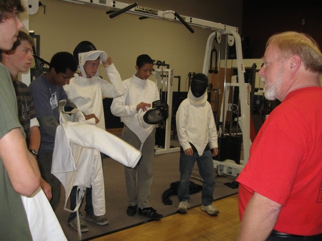[fencing 07[2].jpg]