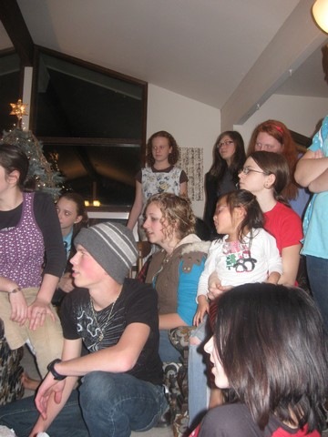 [teen christmas party 04[2].jpg]