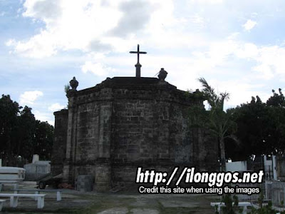 cabatuan_cemetery_18.jpg