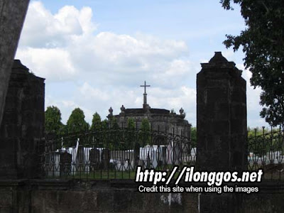 cabatuan_cemetery_33.jpg