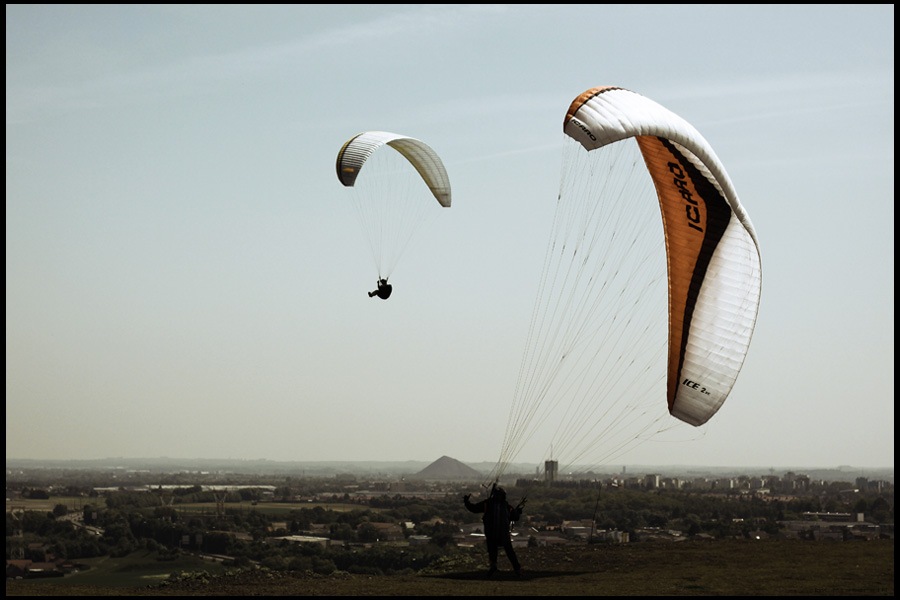 [parachutes8.jpg]