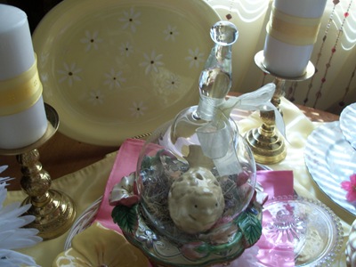 [pinkandyellowtable0272.jpg]