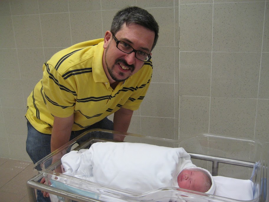 IMAGE: http://lh5.ggpht.com/_JY5WcXOrngo/TPNR3siz39I/AAAAAAAAA7E/7jMJmhqoUVM/s912/IMG_8605.JPG