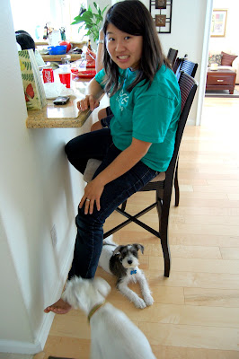 Maui and Hilo felt bad that Gloria had to work LOOOONG days, so they kept her company.
