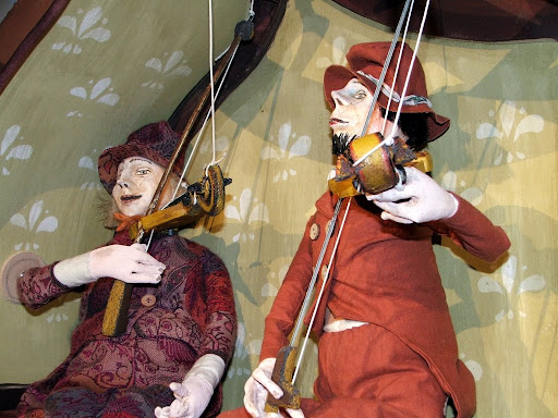 В 
<div style='clear: both;'></div>
</div>
<div class='post-footer'>
<div class='post-footer-line post-footer-line-1'>
<span class='post-author vcard'>
Автор:
<span class='fn' itemprop='author' itemscope='itemscope' itemtype='http://schema.org/Person'>
<span itemprop='name'>Alenka</span>
</span>
</span>
<span class='post-timestamp'>
на
<meta content='http://perron-ostanetsya.blogspot.com/2010/09/blog-post_29.html' itemprop='url'/>
<a class='timestamp-link' href='http://perron-ostanetsya.blogspot.com/2010/09/blog-post_29.html' rel='bookmark' title='permanent link'><abbr class='published' itemprop='datePublished' title='2010-09-29T16:49:00-07:00'>16:49</abbr></a>
</span>
<span class='post-comment-link'>
<a class='comment-link' href='http://perron-ostanetsya.blogspot.com/2010/09/blog-post_29.html#comment-form' onclick=''>
Комментариев нет:
  </a>
</span>
<span class='post-icons'>
<span class='item-control blog-admin pid-2092230307'>
<a href='https://www.blogger.com/post-edit.g?blogID=1252165830112916718&postID=3584708063743977322&from=pencil' title='Изменить сообщение'>
<img alt='' class='icon-action' height='18' src='https://resources.blogblog.com/img/icon18_edit_allbkg.gif' width='18'/>
</a>
</span>
</span>
<div class='post-share-buttons goog-inline-block'>
<a class='goog-inline-block share-button sb-email' href='https://www.blogger.com/share-post.g?blogID=1252165830112916718&postID=3584708063743977322&target=email' target='_blank' title='Отправить по электронной почте'><span class='share-button-link-text'>Отправить по электронной почте</span></a><a class='goog-inline-block share-button sb-blog' href='https://www.blogger.com/share-post.g?blogID=1252165830112916718&postID=3584708063743977322&target=blog' onclick='window.open(this.href, 