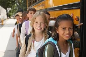 [children-boarding-school-bus[22].jpg]