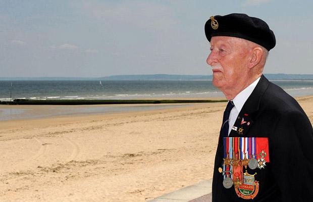 [DDay-veteran-returns-to-Normandy[22].jpg]
