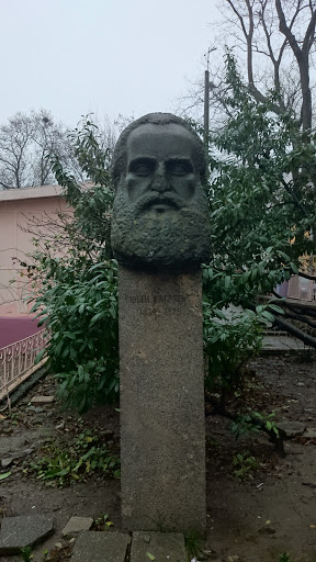 Liuben Karavelov Statue 