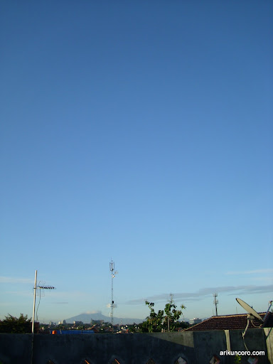 biru langit jakarta