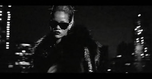 http://lh5.ggpht.com/_Jndd85zbqlQ/SvB1HQd7nZI/AAAAAAAACwU/CugHsSs17KE/rihanna.jpg