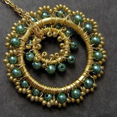[necklace[2].jpg]