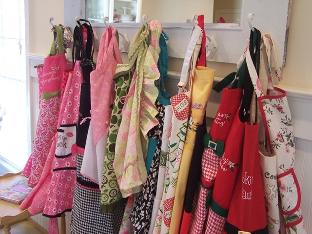[Apron 44[4].jpg]