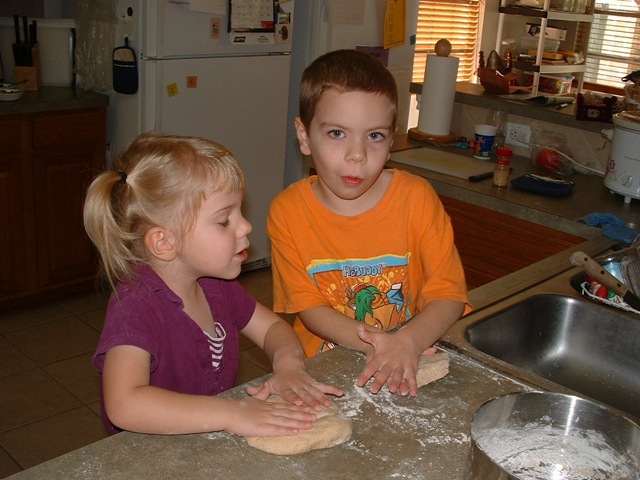 [20091104_MakingPretzels03[3].jpg]