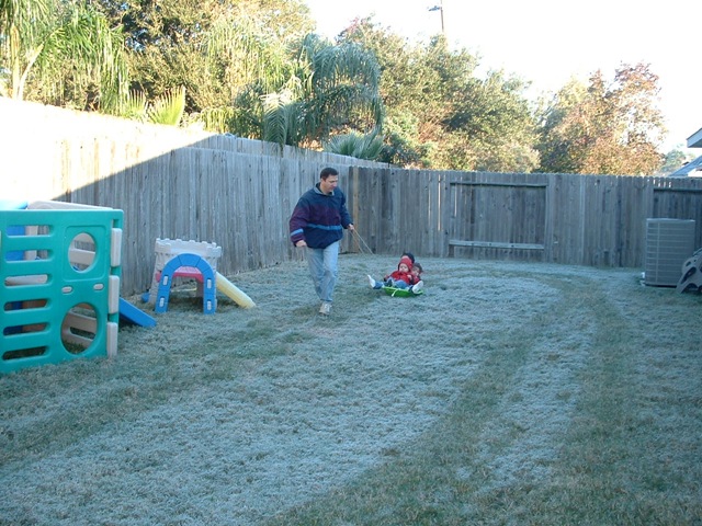 [20091205_Sledding08[3].jpg]